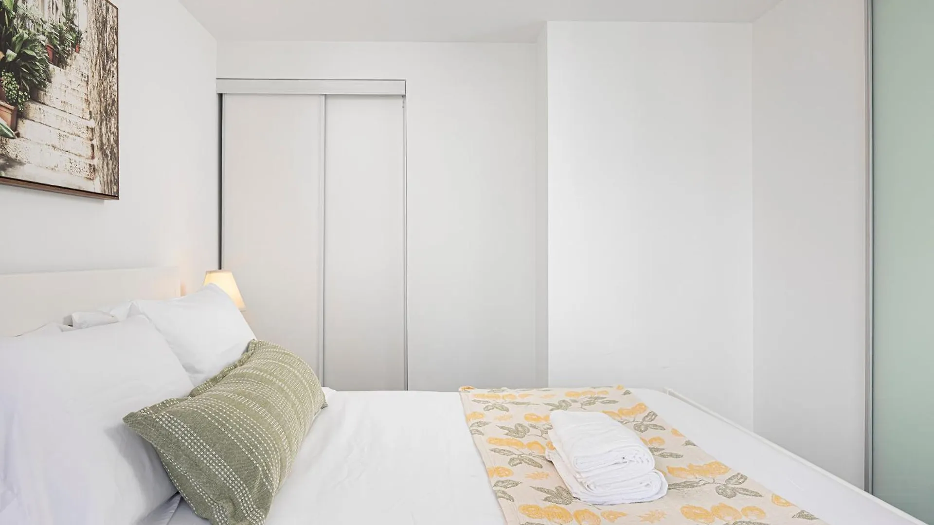 2Br Luxury & Modern Suite 5 Minutes From Eaton Center Toronto 0*,