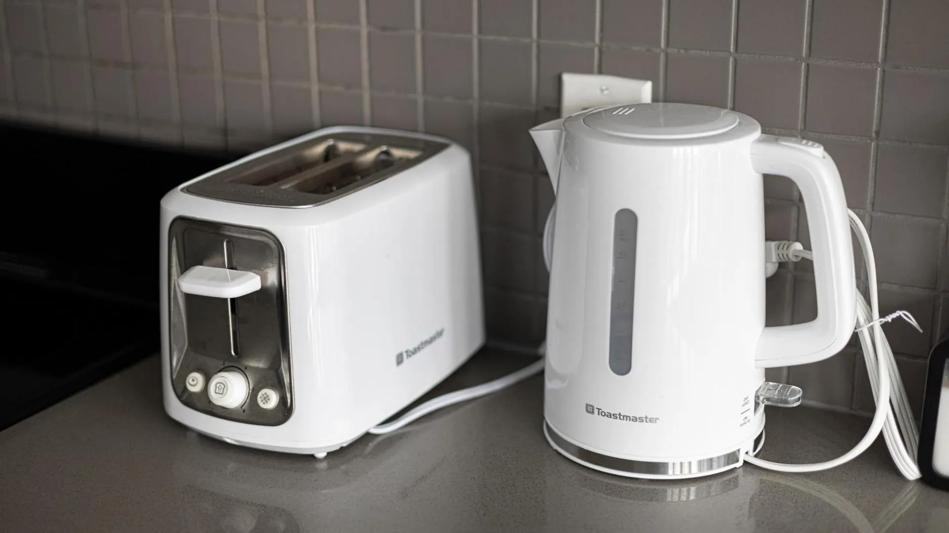 Apartment 2Br Luxury & Modern Suite 5 Minutes From Eaton Center Toronto